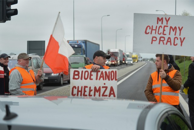 W kwietniu pracownicy zablokowali drogę krajową nr 91 w Kończewicach.