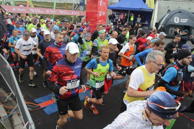 Silesia Marathon 2019 rozpoczął się od startu sprzed Stadionu Śląskiego.