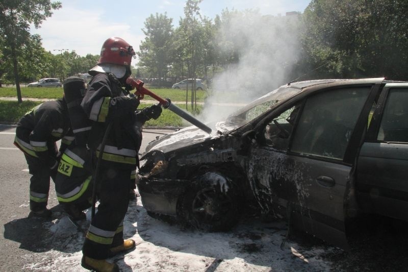 Pożar samochodu na Warszawskiej w Kielcach