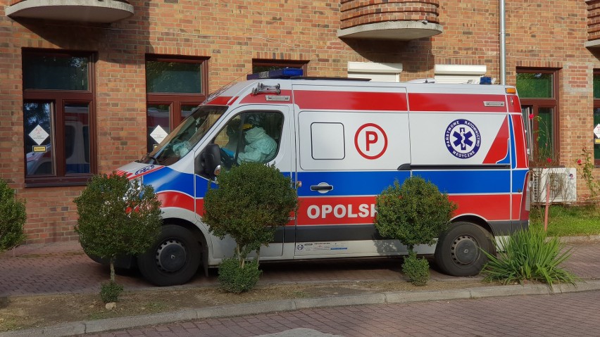 Koronawirus Opolskie. Chorzy na COVID-19 trafiają do szpitali powiatowych w Strzelcach Opolskich, Krapkowicach, Białej i Głubczycach