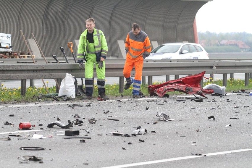 Wypadek na AOW. Kierowca jechał pod prąd