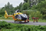 Sędziszowa. Na drodze wojewódzkiej w kierunku Tarnowa doszło do potrącenia 13-latka. Przyleciał po niego helikopter LPR [AKTUALIZACJA]