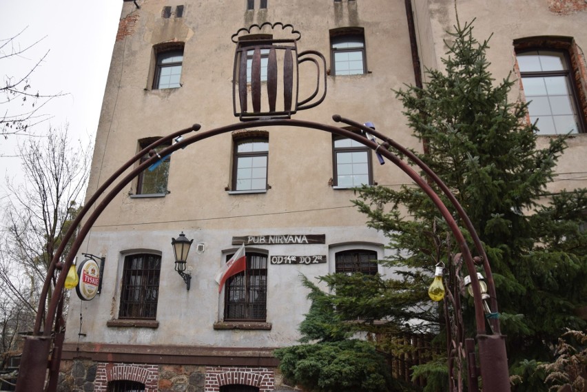 Pub Nirvana w Oleśnie mieści się w starym budynku dawnego...