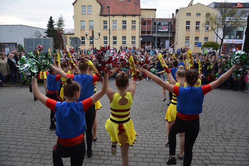 Tancerze opanowali centrum Piekar Śląskich