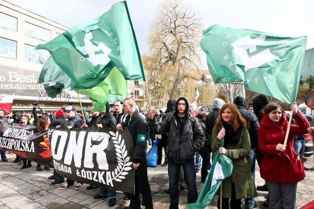 - Traktujemy aferę jako wewnętrzną rozgrywkę w obozie władzy, na kształt afery Rywina - podkreślają organizatorzy.  - Atakujemy też media lewicowo-liberalne za pobłażliwość, małą dociekliwość i rozmywanie afery.