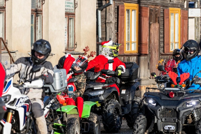 Parada Mikołajów na motocyklach ulicami Białegostoku. To IX...