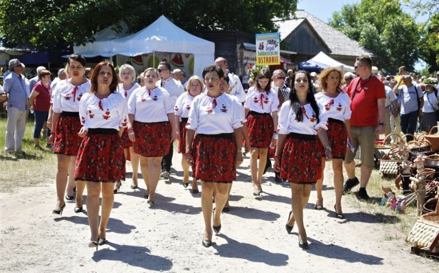 Barwny korowód finalistów festiwalu "Jawor u źródeł kultury" przejdzie ulicą Sienkiewicza.