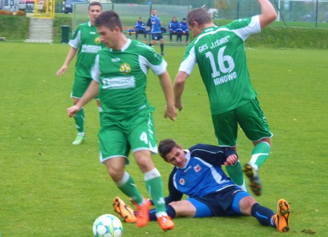 Choć to Leśnik (zielone stroje) prowadził w tym spotkaniu już 2:0, to Drawa cieszyła się ostatecznie ze zwycięstwa.