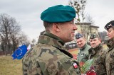 Szef Wojska Polskiego gen. Tomasz Piotrowski wylądował w Prudniku. Odwiedzi trzy punkty graniczne na Opolszczyźnie