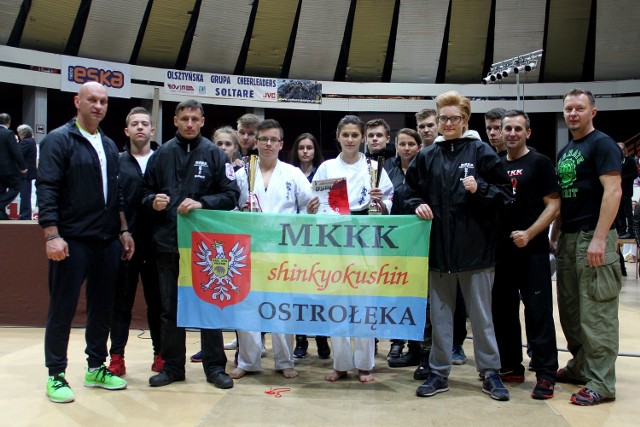 Reprezentacja MKKK Shinkyokushin podczas zawodów w Olsztynie