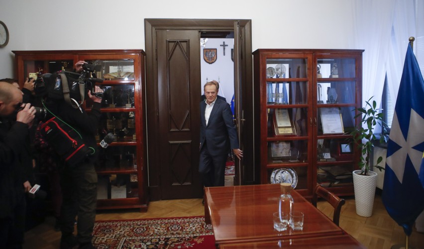 Donald Tusk z wizytą w Rzeszowie. Spotkał się z Konradem Fijołkiem i studentami UR
