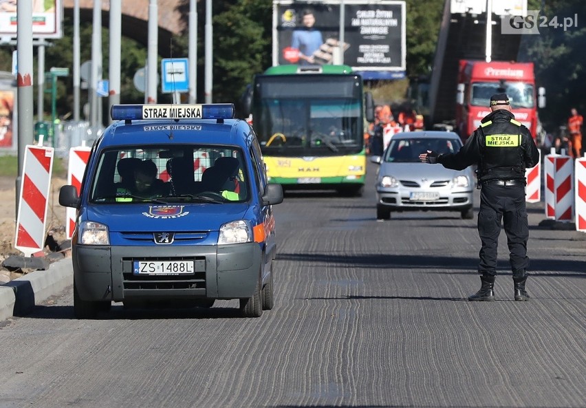 Rekordowe mandaty na Sczanieckiej w Szczecinie. Upomnień więcej niż w całym mieście!