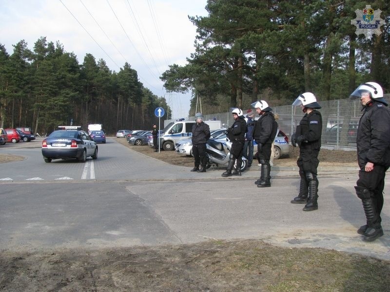 Policja zabezpieczała mecz