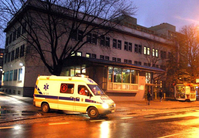 Opiekę nad pacjentami w nocy i w święta w Łódzkiem od poniedziałku przejęły nowe przychodnie i szpitale.