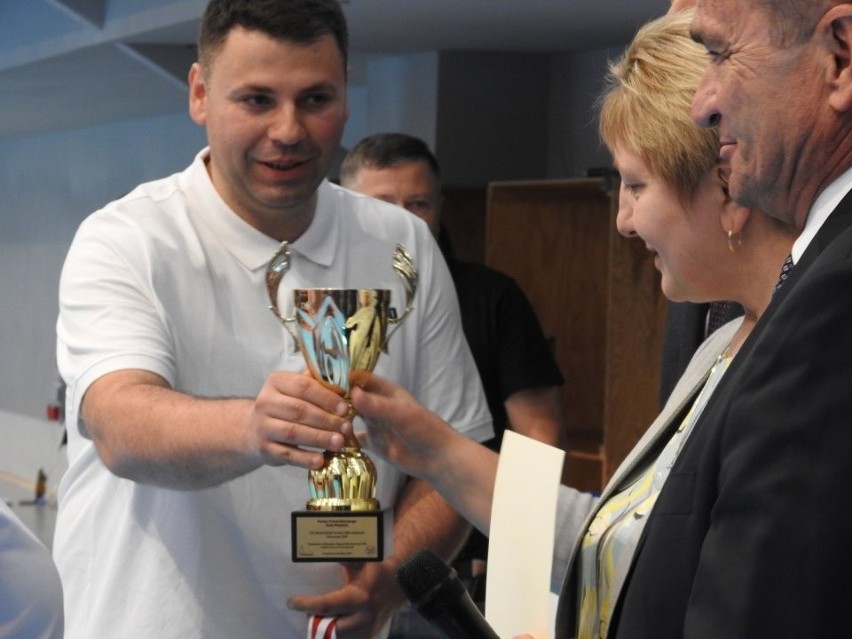 VIII Wojewódzki Turniej Piłki Siatkowej Dziewcząt OHP w Proszowicach