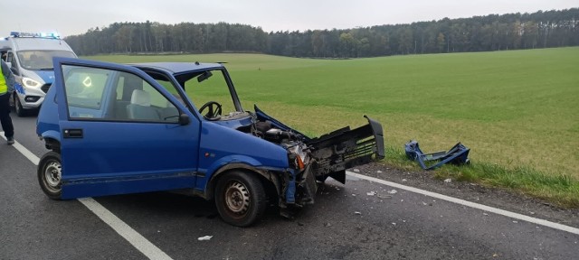 We wtorek, 18 października o godzinie 12.30, na wysokości Trzebani czołowo zderzyły się dwa samochody.