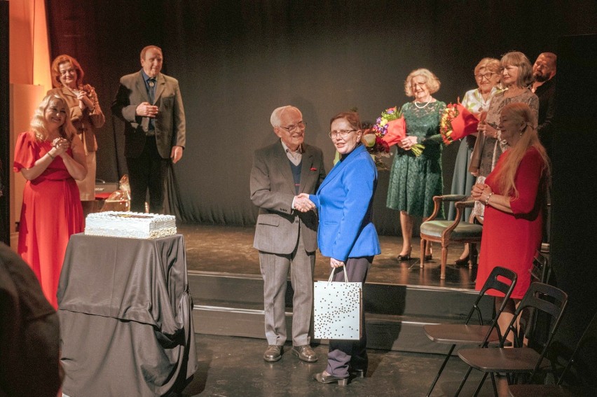 Benefis Edwarda Kotłowskiego związanego z teatrem w Stalowej Woli, z okazji 90 urodzin artysty. Zobacz zdjęcia