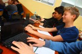 Lewin Brzeski dostanie od Gaz-Systemu pieniądze na sprzęt komputerowy dla uczniów 