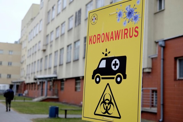Dzienna liczba przypadków koronawirusa rośnie od połowy lipca