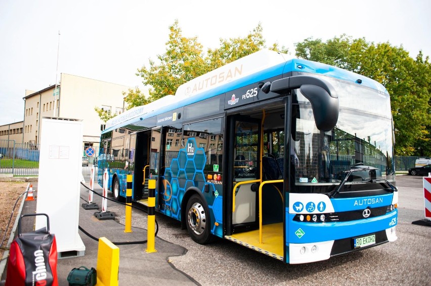 Kraków. MPK testuje kolejny autobus wodorowy. Pojazd przez najbliższe tygodnie zagości na linii numer 128