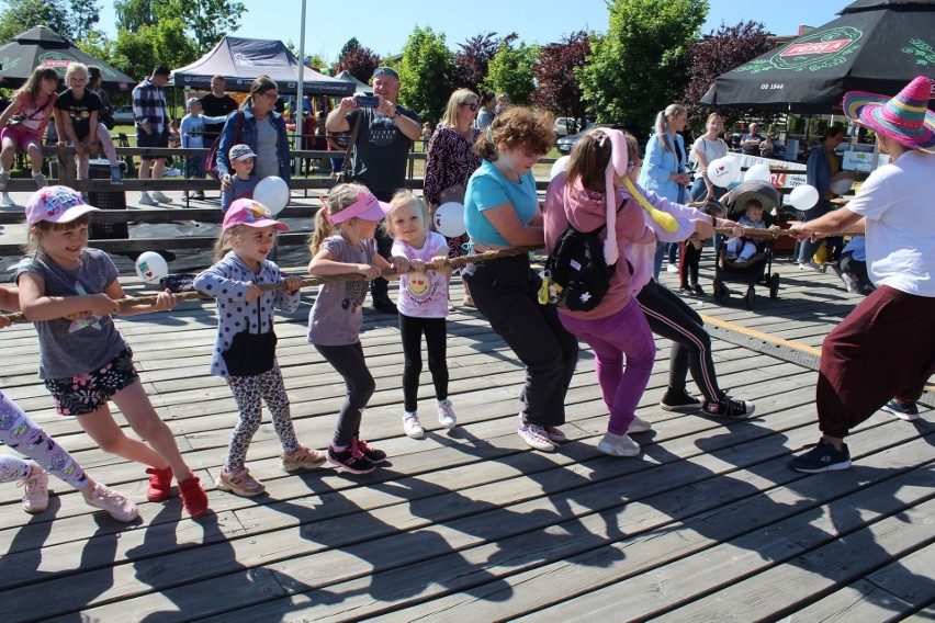 Radosny Dzień Dziecka odbył się nad zalewem w Szydłowcu. Dużo dzieciaków bawiło się doskonale. Zobacz zdjęcia 
