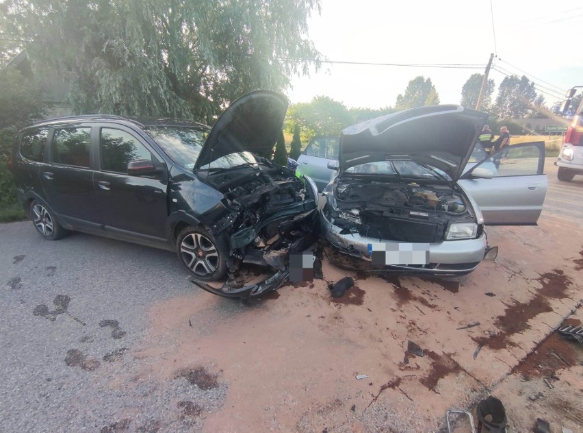 Groźny wypadek pod Tuszynem. 5 osoób zostało rannych. Sprawca miał blisko 2 promile! ZDJĘCIA