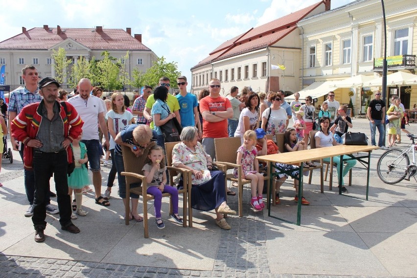 Scyzoryki Festiwal 2016. Finałowe prezentacje tancerzy na Rynku w Kielcach