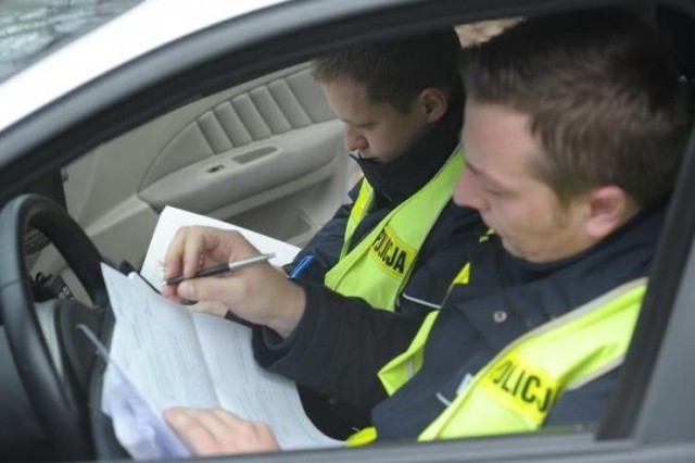Na polecenie komendanta głównego policjanci częściej zatrzymują prawo jazdy