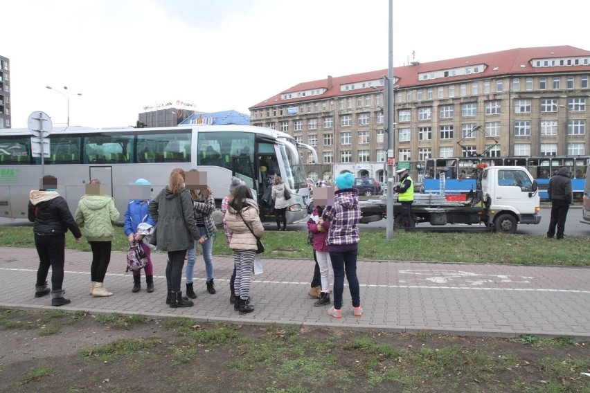 Wypadek autobusu z dziećmi. Dwie osoby w szpitalu 