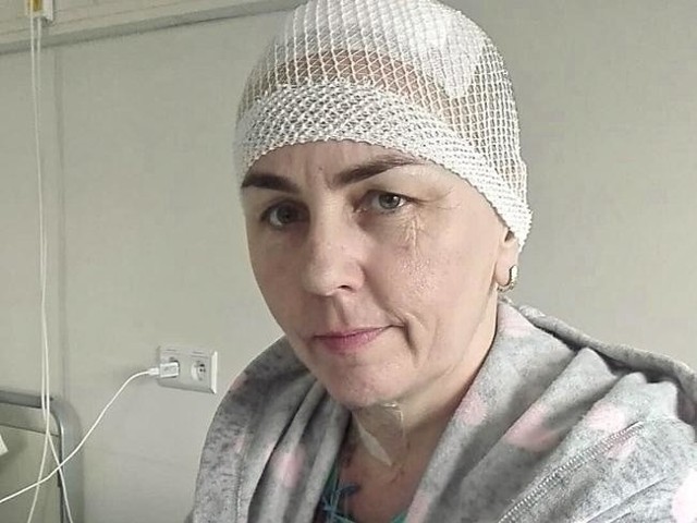 Agnieszka Masternak z Radkowic w gminie Chęciny ma 44 lata i jest pielęgniarką w Wojewódzkim Szpitalu Specjalistycznym imienia świętego Rafała w Czerwonej Górze. Dziś walczy już nie o życie pacjentów, lecz swoje.