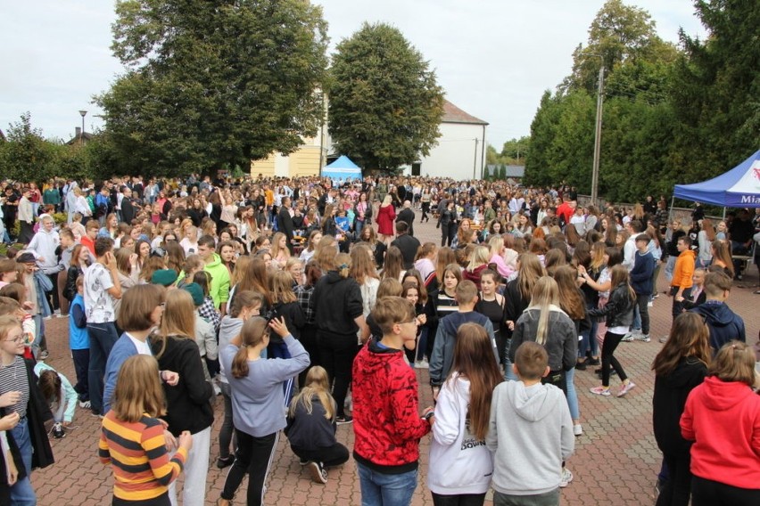 Diecezjalny Dzień Młodzieży w Drohiczynie. Wspólne tańce, modlitwa i koncert raperów