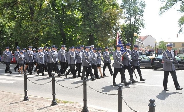 Paradę policjantów prowadził naczelnik koneckiej drogówki Grzegorz Michorek