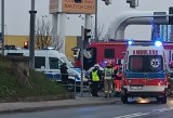Samochód osobowy zderzył się z autobusem na skrzyżowaniu w Radomiu. Były utrudnienia