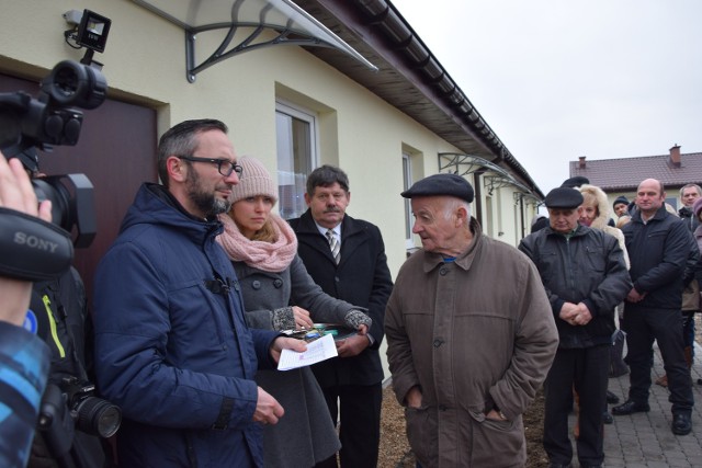 Przed kilkoma dniami, lokatorzy  otrzymali klucze do mieszkań w nowych budynkach socjalnych w Goryniu. Większość z nich zdecydowała jednak, że najbliższe święta spędzi jeszcze w dotychczasowym miejscu zamieszkania. 