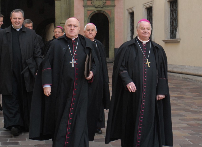 Uroczystości w Katedrze Wawelskiej. Arcybiskup Jędraszewski otrzymał paliusz od papieża Franciszka
