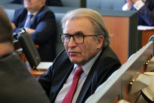 Pierwsza sesja sejmiku w 2023 roku została zdominowana tematem odwołania przewodniczącego Andrzeja Jarocha.