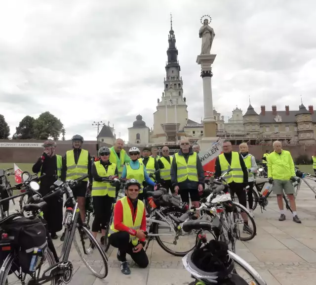 Jubileuszowa Ogólnopolska Pielgrzymka Rowerowa została zakończona błogosławieństwem na Wałach Jasnogórskich