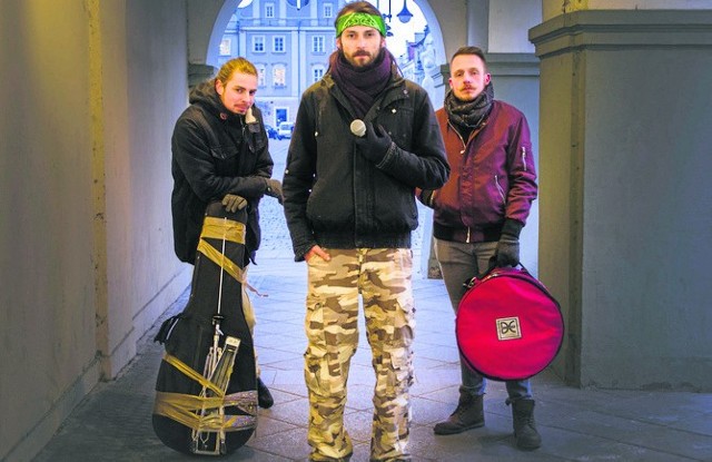 Zespół DOBS w składzie: Dawid Młotkowski (gitara), Jakub Cajzner (wokal) i Aleksander Czekański (perkusja).