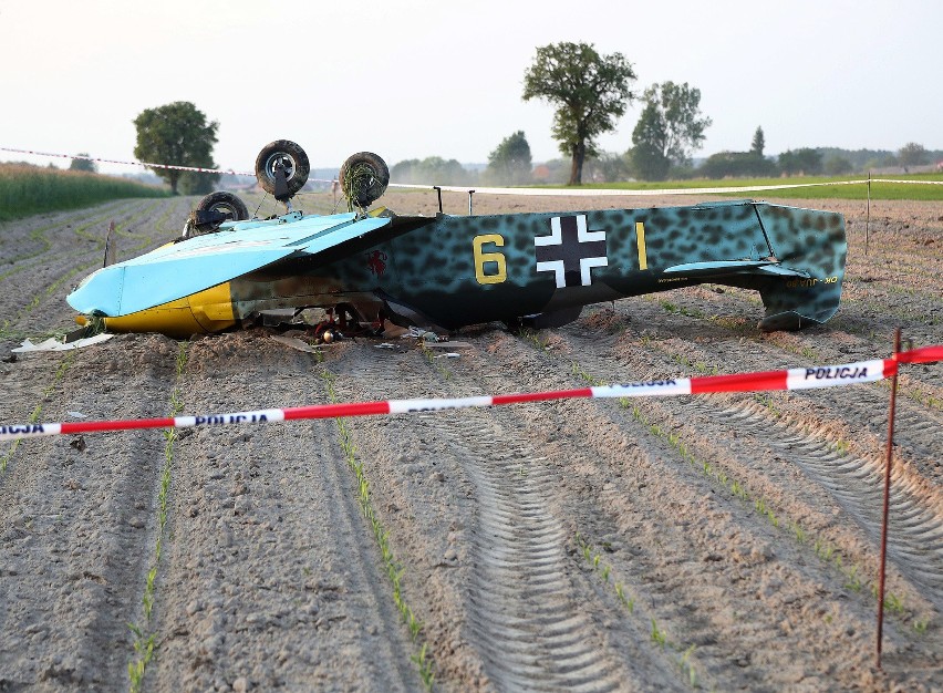 Wypadek awionetki w Milejowcu koło Piotrkowa Trybunalskiego [ZDJĘCIA]