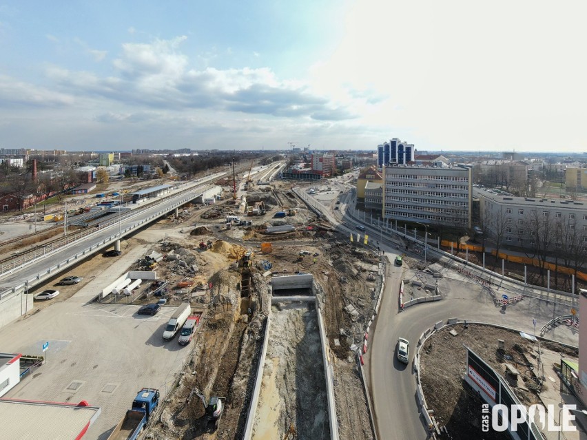 Centrum przesiadkowe Opole Wschodnie. Postępują prace przy...