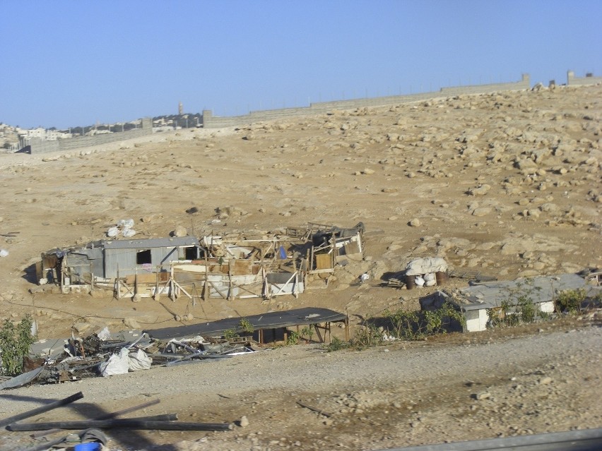 Jedna z licznych wiosek beduińskich wokół Betlejem. Beduini...