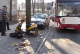 Wypadek w Opolu. Autobus potrącił 18-latka na skuterze [zdjęcia]