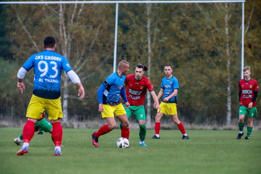 GKS Grodek (niebieskie koszulki) do ostatniej kolejki...