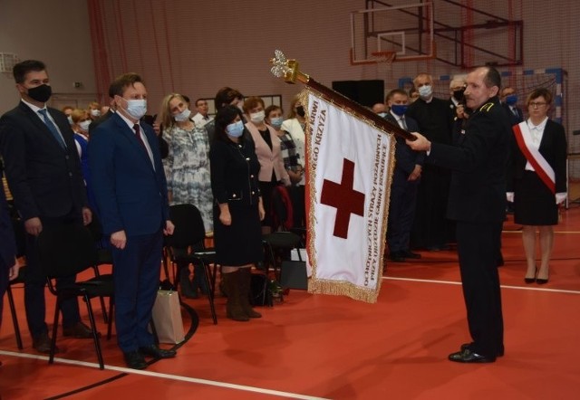 Klubu Honorowych Dawców Krwi Gminy Biskupice działa już od dziesięciu lat. Z okazji jubileuszu stowarzyszenie otrzymało sztandar, a zasłużeni krwiodawcy medale i odznaczenia