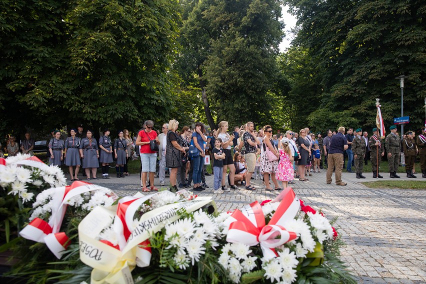 Obchody 78. rocznicy Powstania Warszawskiego w Rzeszowie. „Pamiętamy o tych, którzy oddali życie za wolną Polskę” [ZDJĘCIA]