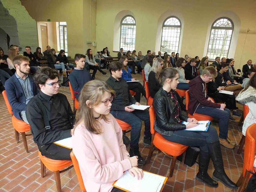 Sukces II Liceum Ogólnokształcącego w konkursie na rocznicę stanu wojennego w Starachowicach