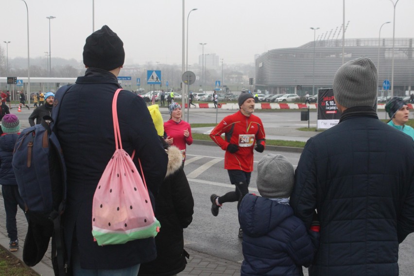 Druga Dycha do Maratonu. Biegacze rywalizowali na nowej trasie (ZDJĘCIA)