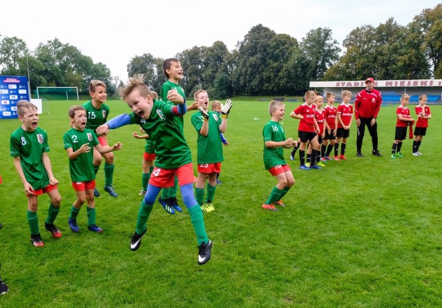 Fundacja Aktywni Dla Polski dla młodych piłkarzy przygotowała turniej „Świętokrzyskie Orły - otwarte mistrzostwa piłki nożnej o Puchar Wolnej Polski”.