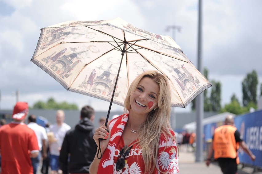 Euro 2016: Zobacz piękne fanki na trybunach! [ZDJĘCIA]