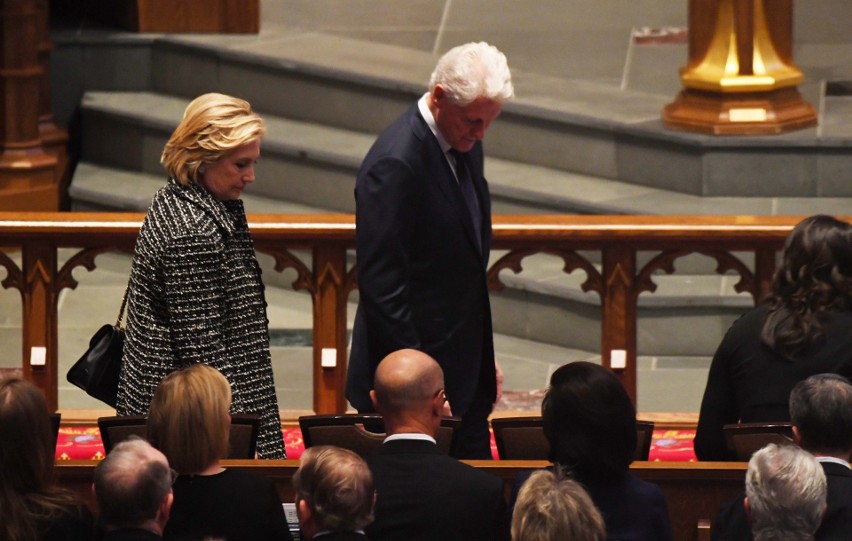 Były prezydent USA Bill Clinton i jego żona Hillary Clinton